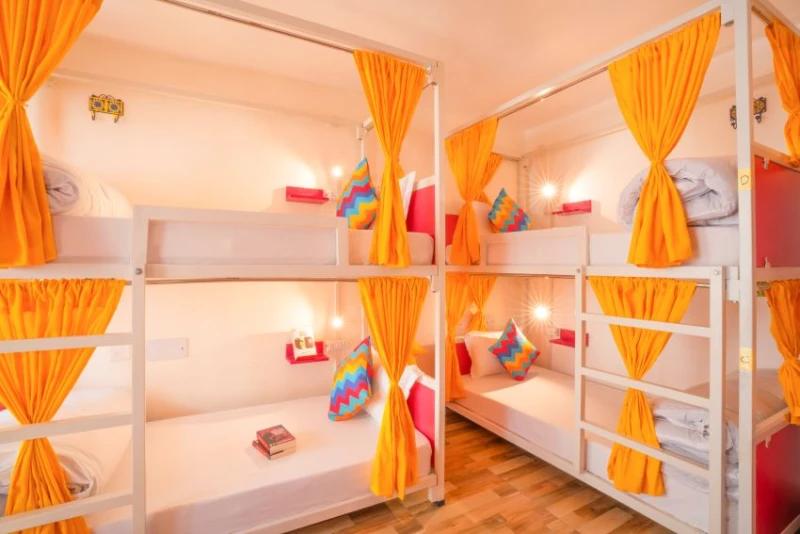 Bed in 6 Bed Mixed Dormitory Room with Ensuite Bathroom 1