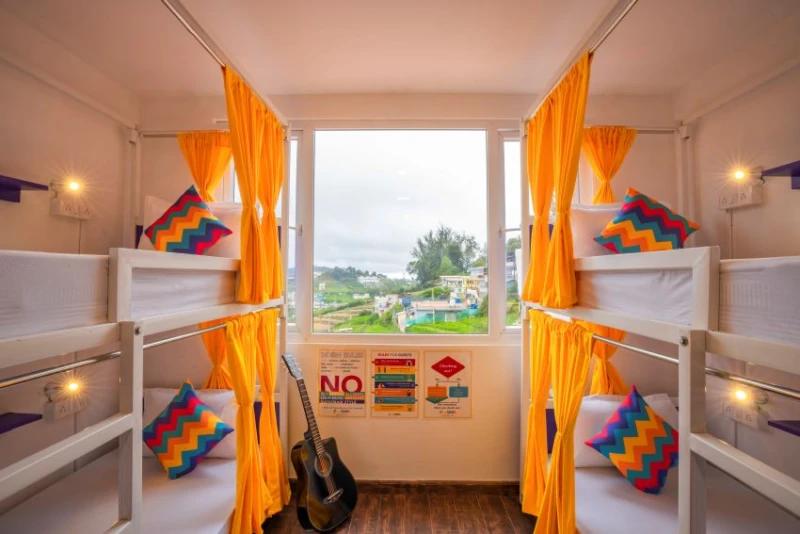 Bed in 6 Bed Mixed Dormitory Room with Ensuite Bathroom 1