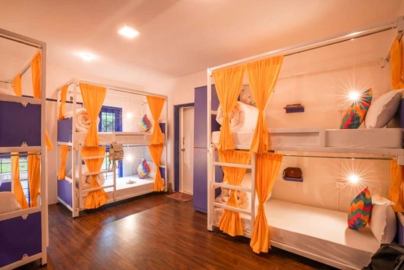 Bed in 8 Bed Mixed Dormitory Room with Ensuite Bathroom 1