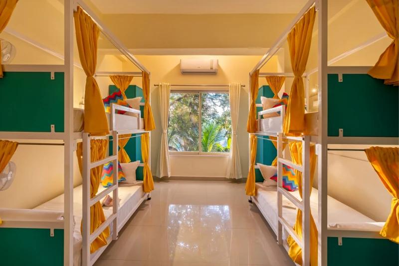 Bed in 6 Bed Mixed AC Dormitory Room with Ensuite Bathroom 1