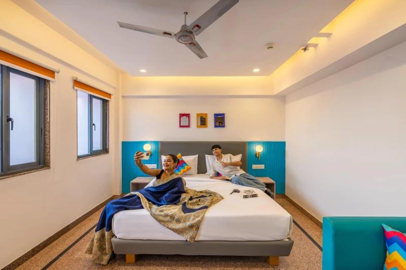 Deluxe Private AC Room with Jacuzzi and Ensuite Bathroom 1